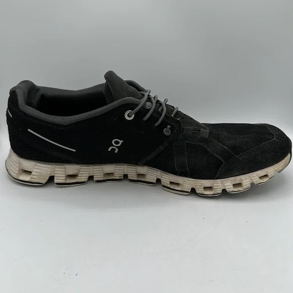 On Cloud Swiss Engineering Running Shoes, size 10.5 - Picture 8 of 10